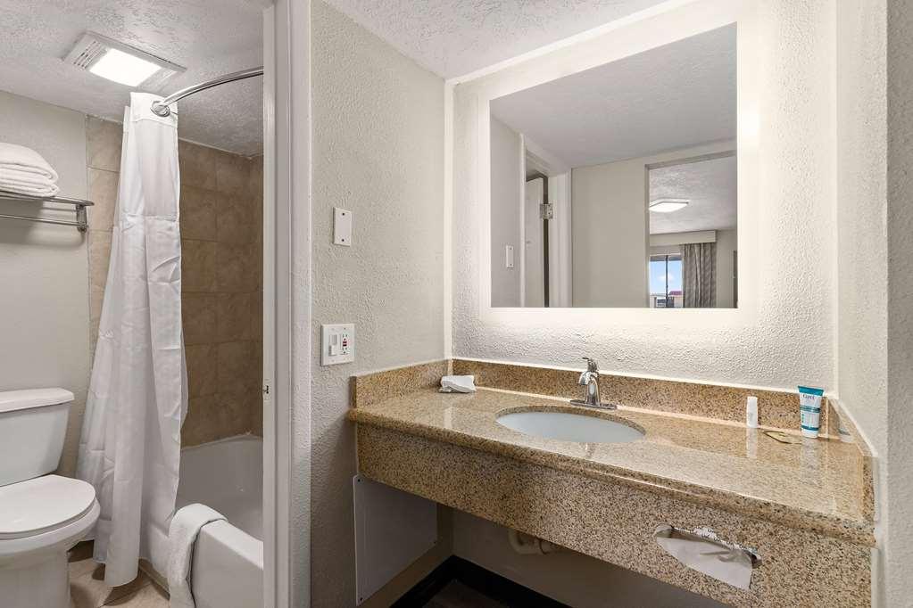 Days Inn By Wyndham Albuquerque Northeast الغرفة الصورة