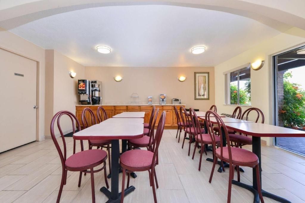 Days Inn By Wyndham Albuquerque Northeast المظهر الخارجي الصورة
